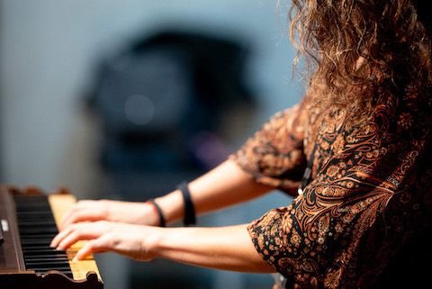 Keyboard artist of Cantoria going for it (2024)